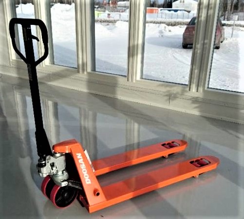 Doosan HPT Pumppukärry. Nostokyky 2500kg. Polyuretaanipyörät. Hinta 379€ alv 0%